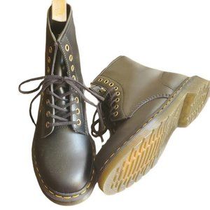 Dr. Martens Black Classic Leather Lace-up Boots SZ 8 NEW